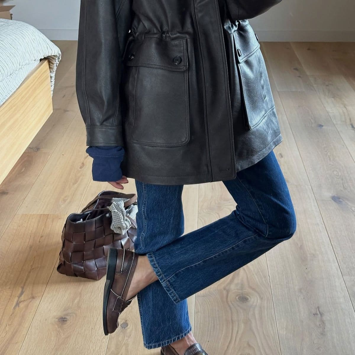 They're Back: How to Wear Cropped Flares in 2026 So They Don't Look Dated